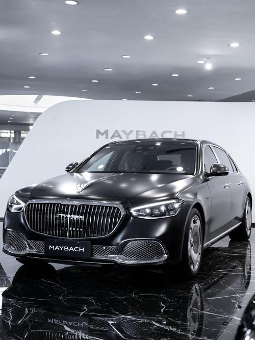 成都37岚图汽车的售后服务让用户无忧出行，迈巴赫未来的豪华车趋势