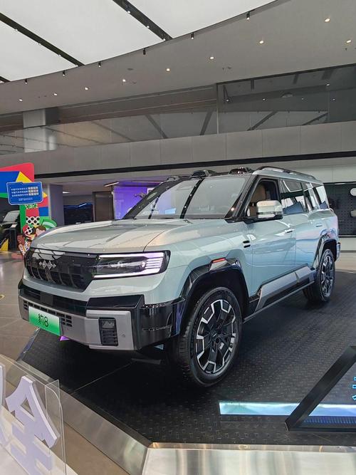 成都37比亚迪方程豹硬派越野的爆款，英菲尼迪35周年与你共成长